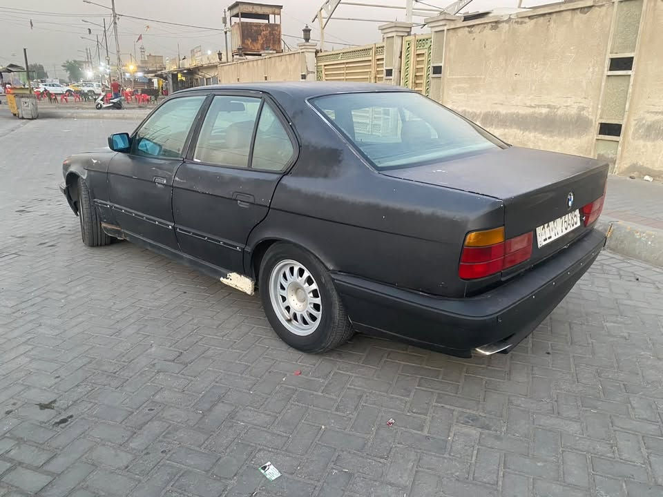 السلام عليكم
بي ام 520 للبيع 

محرك vvt 3000(V6)

سنوية 2030 بأسمي

معدل شلعة خير من الله

***********

السعر33 وبيه مجال
مكاني بغداد
