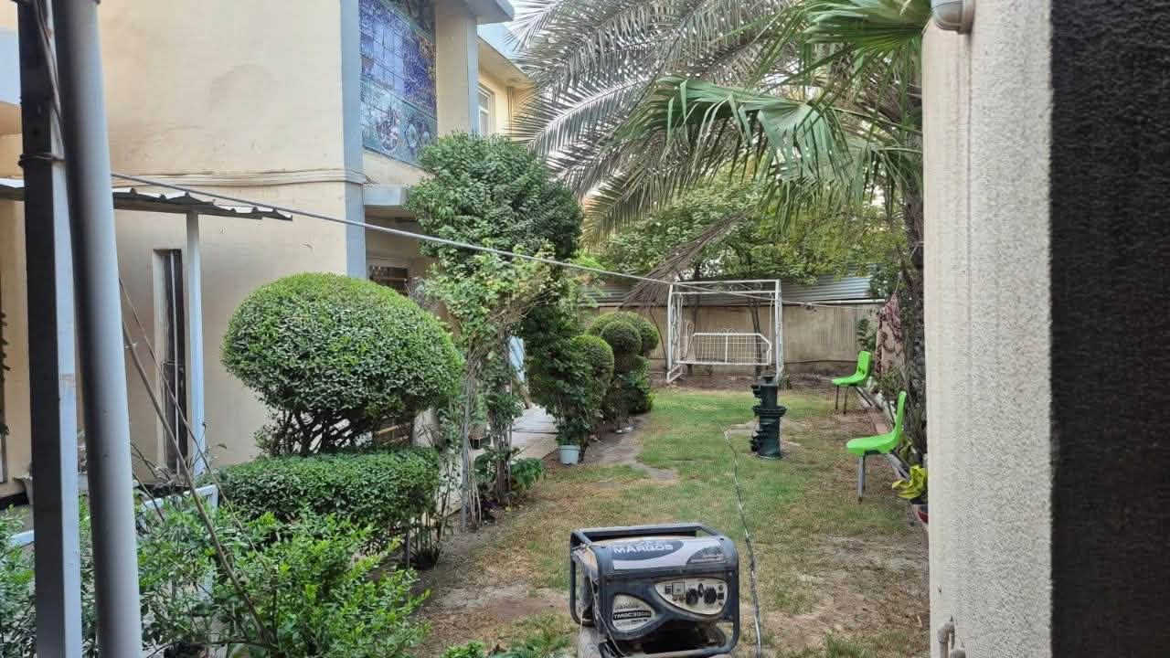 🏡 بيت للبيع – حي الإمام
📍 الموقع: حي الإمام – شارع المطبات
📐 المساحة: 400 م
📄 الطابو: صرف
🏠 البناء: طابقين
🛏️ عدد غرف النوم: 4 غرف
✅ يعتبر قطعة مميزة

📞 للاستفسار والاتصال: 

*********** 

11 يوليو2026
