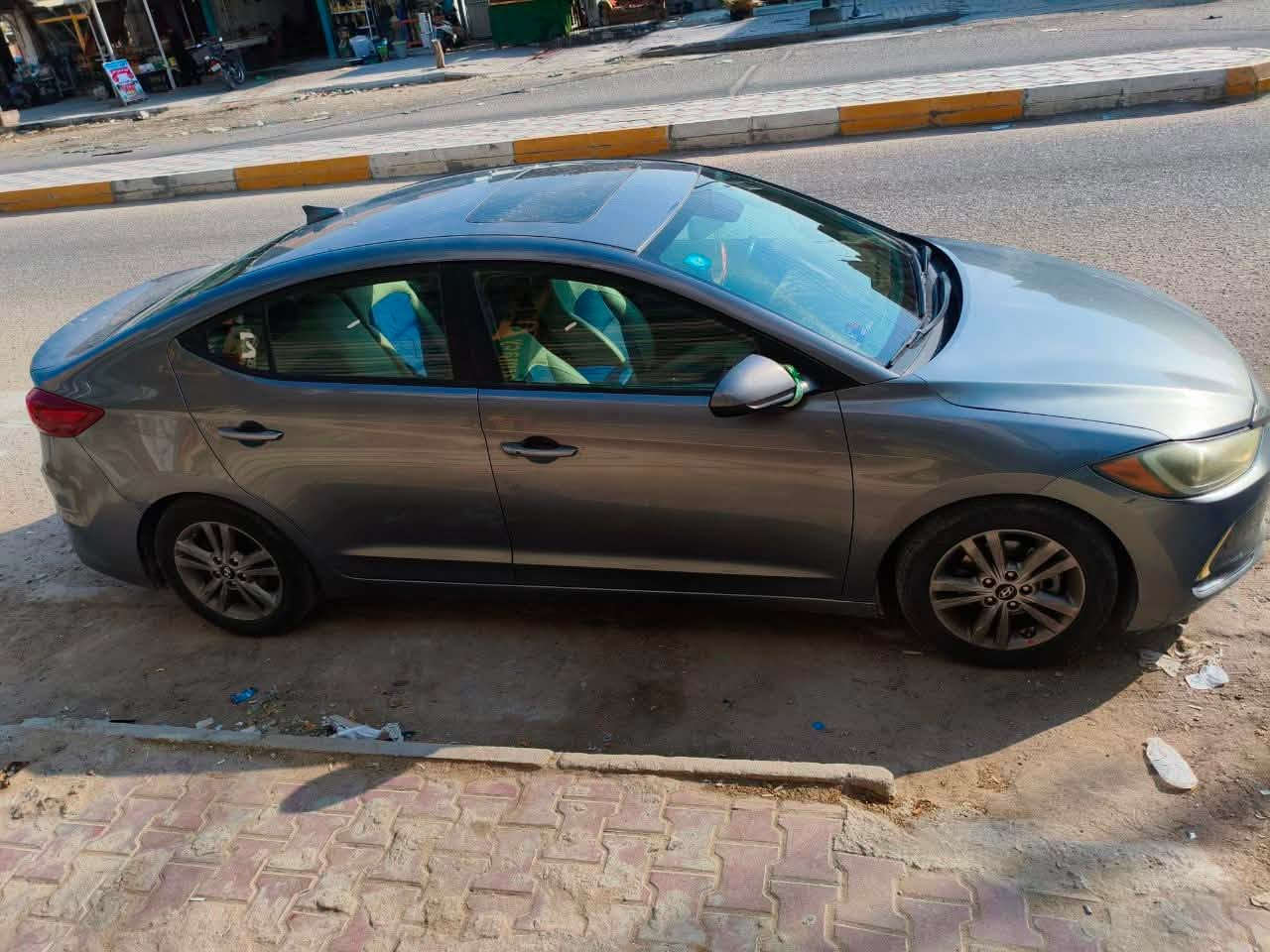 سلام عليكم 
هونداي النتره امريكي للبيع 
موديل 18
حجم محرك 2000 دوش 
حادث بنيد  
وضربه ع بارد جاملغ  الخلفي 
مواصفات السياره 
بصمه +فتحه 
كشنات جلد +تبريد قطعتين 
كامره شاشه مرايه شفط حساسات خلفيه 
تحكم جهتين مثبت سرعه ويل كب 
رقم ذي قار تحويل ثاني يوم 
رقم السياره الجديد 
اي استفسار اتصال ع رقم 
***********
سعر ١٢٥ ورقه مجال كلش قليل مستعجل ع بيع
