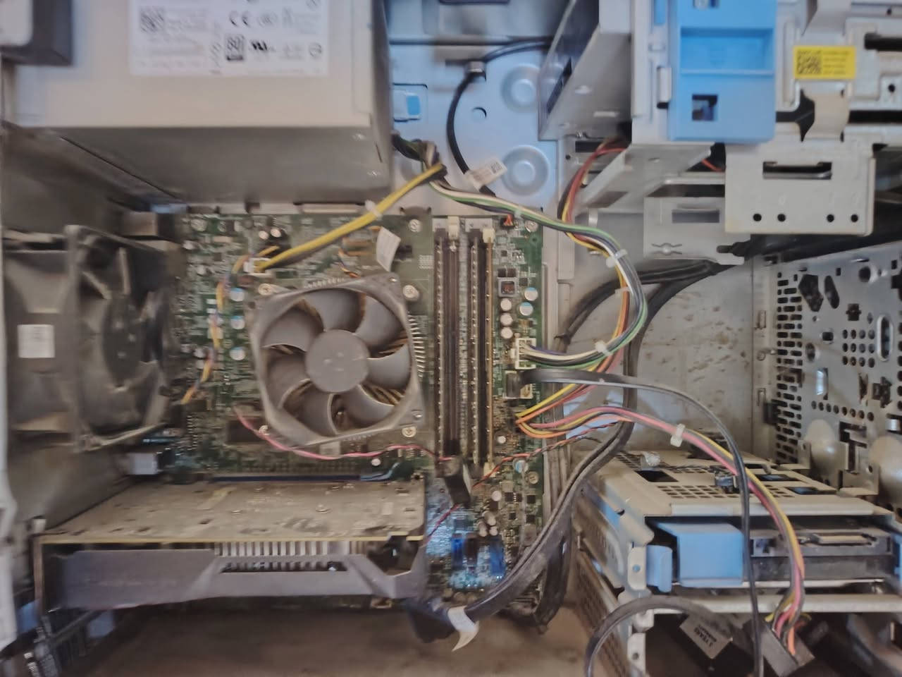pc للبيع
مواصفات: 
i5-4th
gtx1050
ram8
ssd256
سعرها 200000
العنوان: البصرة-القبلة 
***********
