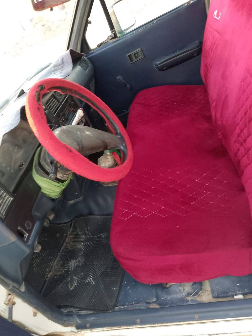 سلام عليكم بيكم للبيع موديل 93
سياره مكفوله من العيب الشرعي سياره بلاديه مكينه كروسيده دوشمه جديده حداديه جديده كهربائيات كله شغاله  السياره بسمي مداور ثاني يوم  المكان الشطره سعر 55وبيه مجال الاستفسار اكثر ***********
