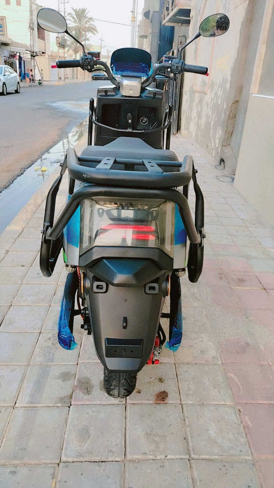 السلام عليكم 
عندي موطور شحن للبيع 
شركة الاخوين  الدبدوب 
الموطور موديل 2026
مستخدم شي قليل 
الموطور 6بطاريات 
عل فحص وعل ضمان 
الموطور فول مواصفات 
4سرع سرعة 99
 مثبت سرعة نظام R بك 
ملف 3500 واط 
لايت زنون عالي ناصي 
اشاير يمنة ويسرة ودبل اشاير 
السعر 625 بي مجال 
المكان داخل الرمادي 
الاستفسار ***********
