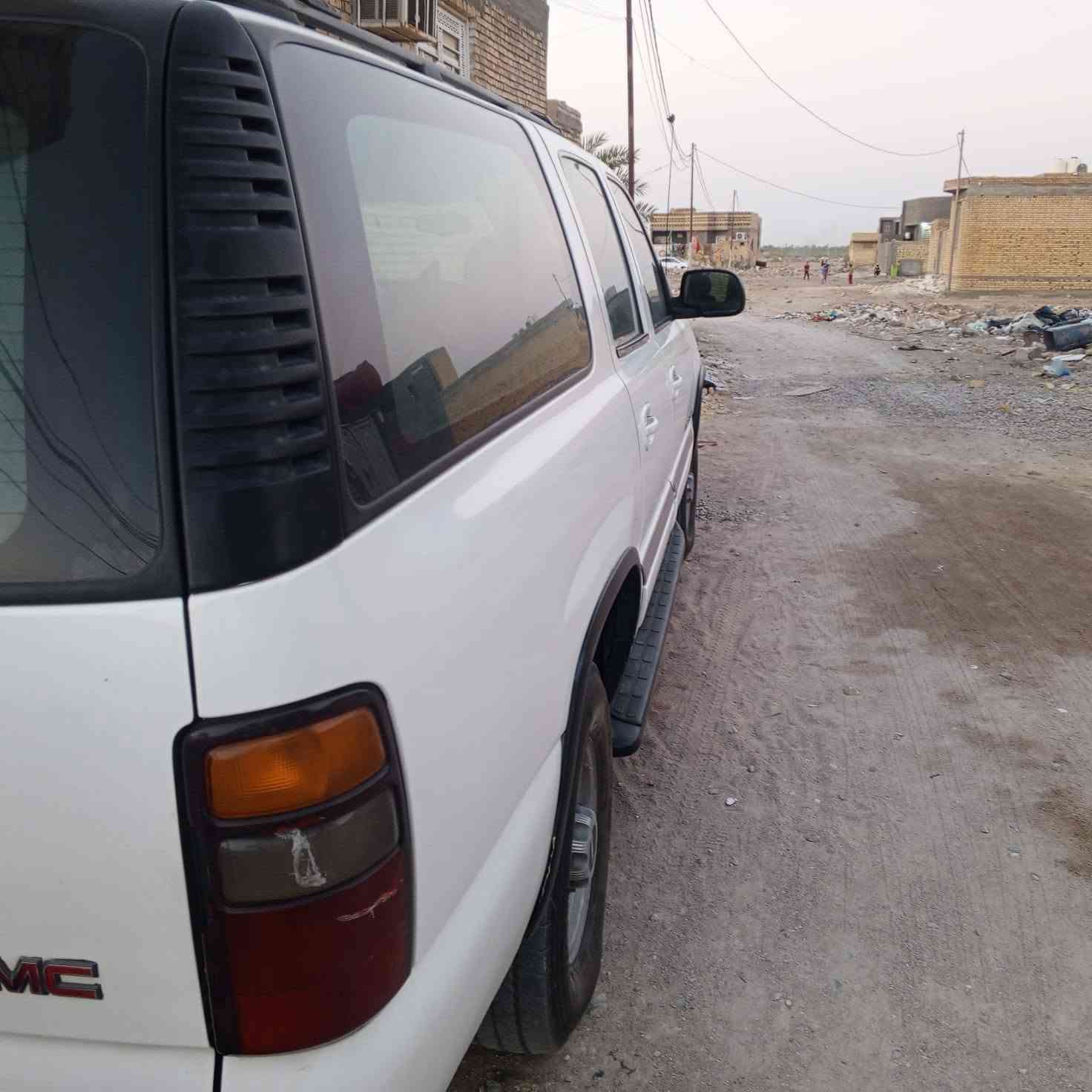 السلام عليكم الفينيه جمسي موديل 2004 مكينه كير جدد توهن مشدودات اكسن حداديه كهربائيات تخم تاير برجستون تبريد جاهزه السياره سنويه 29 لاضربه ولا تبديل مكفوله دواخلها حلوه المكان ناصرية مركز مكلف بل نشر السعر 90 وبيها مجال ***********
