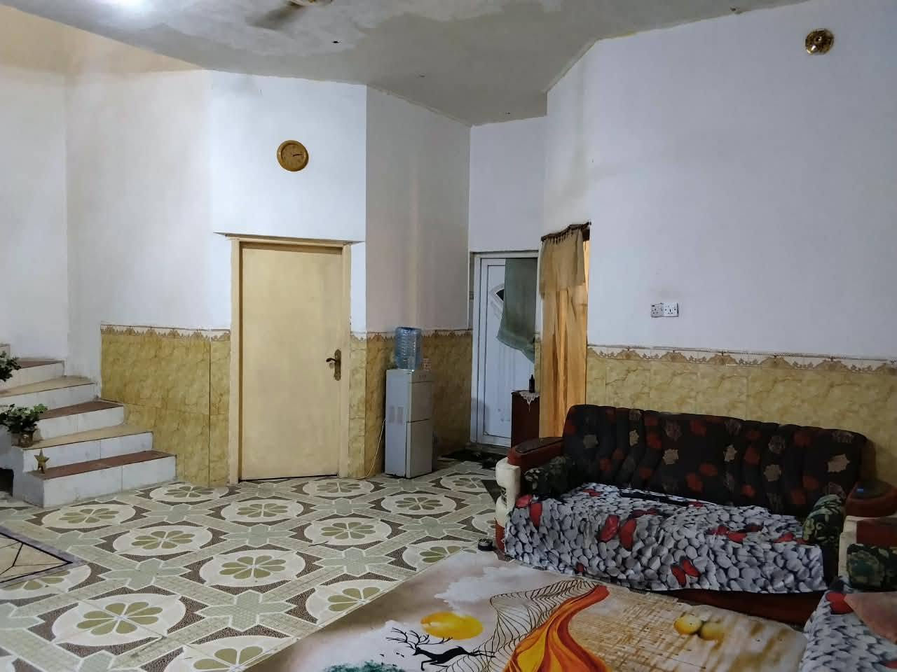توفر بيت للبيع...
عنوان البيت البصره ابو خصيب ابو جوزي 
يبعد عن التبليط  50متر
وعن الشارع السايدين الداخلي حوالين 800متر
الطابو زراعي عراقي اصولي ميه بلميه
البيت يحتوي عل غررفتين وصاله جبيره وديوانيه ومطبخ وصحيات خارجية وداخليه 
متوفر كافه الخدمات من ضوئي مدارس حكومي واهلي اسواقات 
مساحه البيت 200متر 
السعر 95 وبي مجال 
واثات البيت كذالك للبيع
للستفسار *********** واتساب البصرة, العراق
