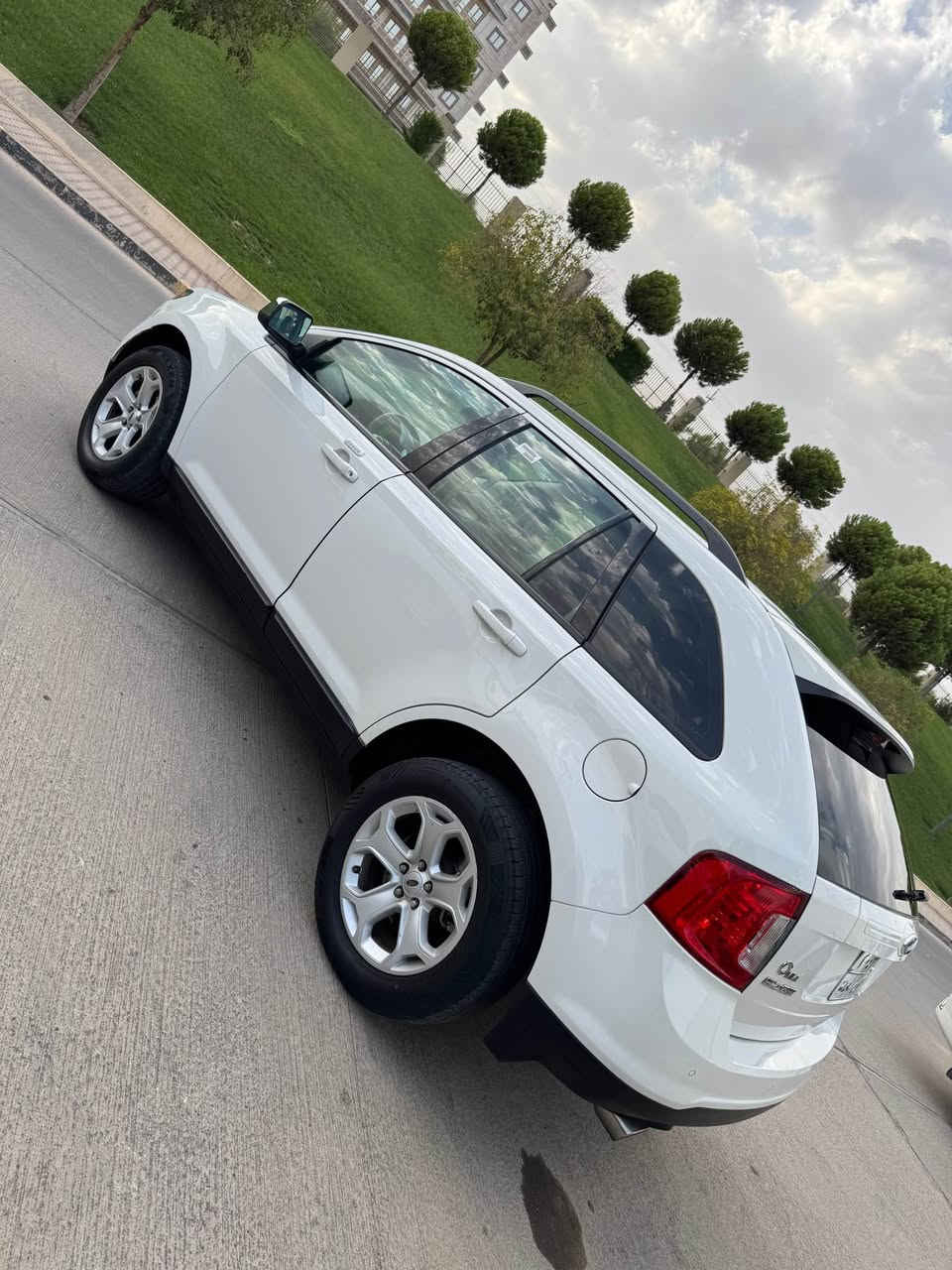فورت ئيدج موديل ٢٠١٢ 
مواسفات sel سفرى شريكه ى نيڤايه 
ناوزه رد ده بل گير كوشن كاره با ده عامى حاسه  ته بريد مه ركه زى  
سه ياره يه كى زور جوانو تازه يه  ٢ پارچه و په له يه كى بوياخه بى ناو بى ئيرباك سه نه ويو ره قه م تازه يه له نوقسانى مه پرسه چركه ى تيانيه گيرو مه كينه و ته بريدو ته حويل به شه رت  
ژ/م ***********
شوين سليماني
نرخ/ ١٠٨ گه لاو مه جاليكى كه م السليمانية, العراق
