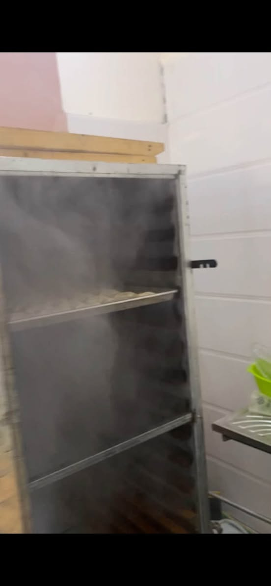 سلام عليكم 
محل معجنات كامل لبيع 
فرن طبقي حجز + ميز 
شيتر ايطالي كير 
ميز تجهيز سلستيل مغلون 2.5 متر
ميز مرمر مربع 
ستاند خزن يتحمل وزن 
عجانة 20 لتر لولبي يمنه يسره 
عجانة 2 لتر 
براد بطحي +براد عامودي
خمارة بطل +10 طاليات 
رفوف +سكه 
سنك نص متر 
نواعم 
طاولي خشب عدد 4 ثنين صغار وثنين كبار
غراض بيتزا كامله 
سبلت طن ونص انفيرتر كرافت
تواصل وتساب ‭***********‬
بغداد حي جهاد
