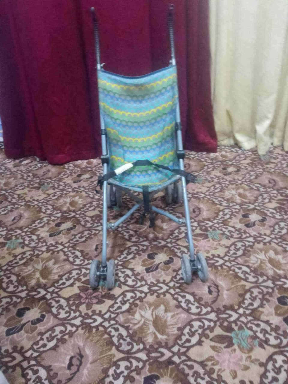 غراض بيت للبيع العنوان حله الاستفسار على الرقم ***********
