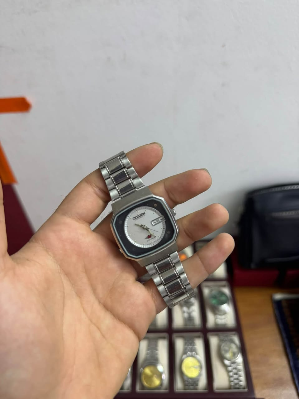 مجموعه ساعات • للبيع • مراسلة خاص