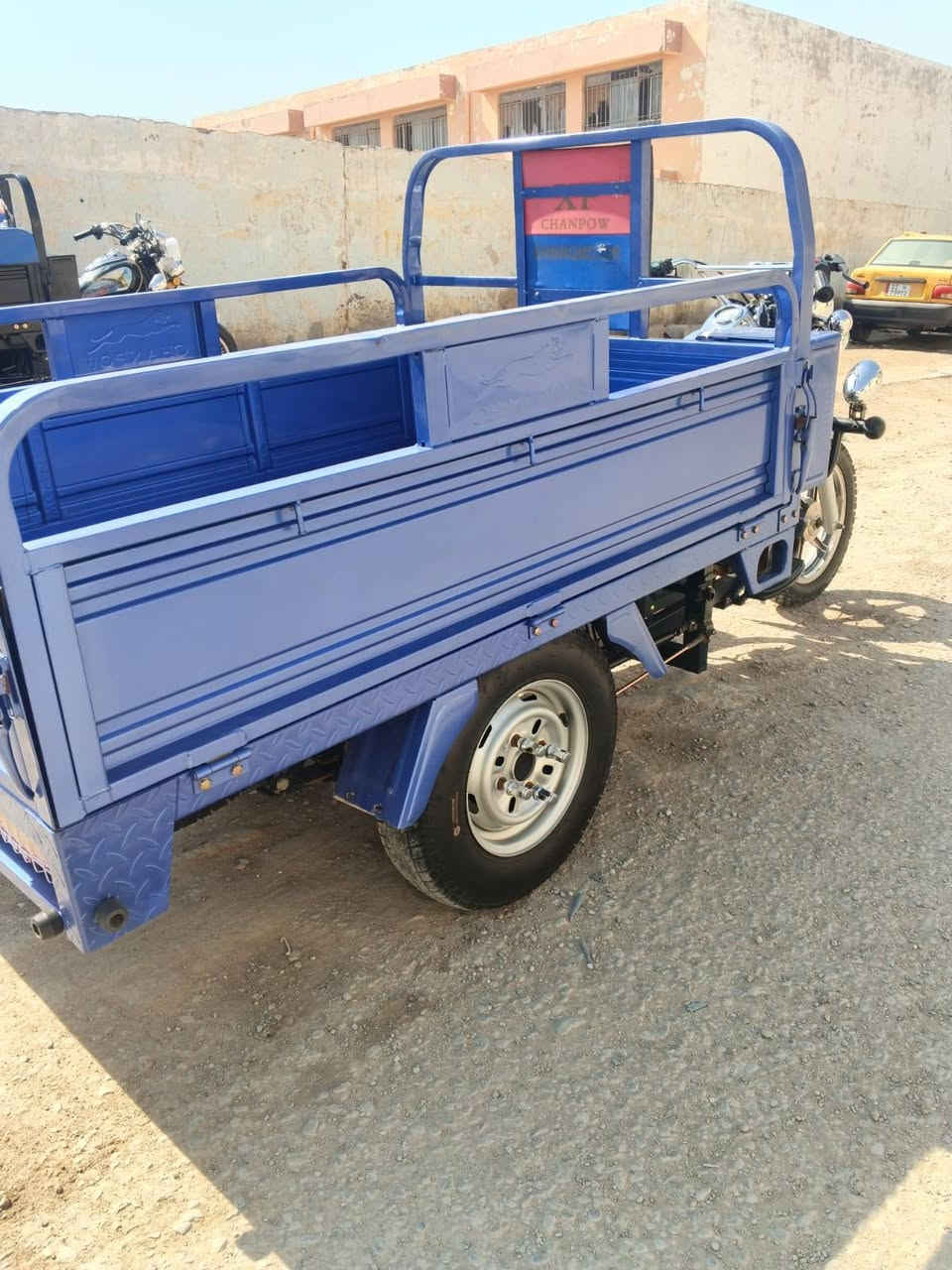 سلام عليكم
ستوته لبيع وكيل نبيل جرد 
مكان ديوانيه السعر خاص واستفسار تصال عل رقم ***********
