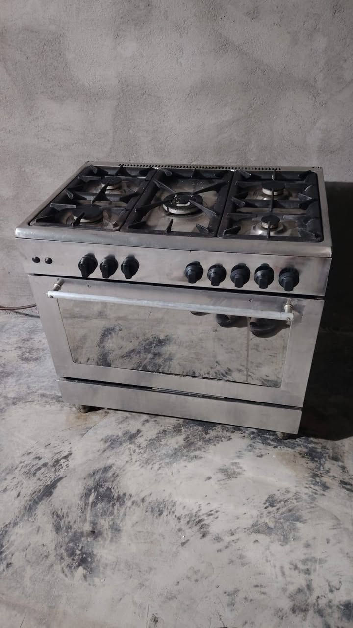 ابيطباخ يطالي نوعيه ثقيل نضام ممه مكان بصره زبير ويوجد خدمه توصيل سعره 225 وبي مجال جام مابي ***********
