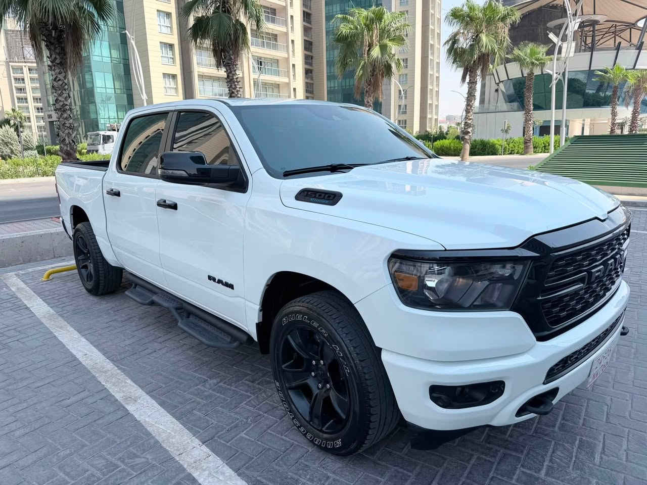 2024 Ram 1500 Big Horn 4X4 5'7 Box
 باب طويل بدي قصير ، مرغوب ،
المحرك : V8 5.7 HEMI  
وارد أمريكي صور الحادث موجودة مع الصور الجاملغ الامامي والجاملغ الخلفي يسار أيرباك بردة فقط
لون أبيض 
السعر 29000$
ماشيه 31 ألف mi
مكان السيارة أربيل
السيارة كاتي تترقم شمالي 
المواصفات 
" سستم صوت الباين Alpine. 
" تشغيل عن بعد + فتح البدي من البصمة
"رادارات جانبيه
" مقعد السائق كهربائي.
" شاشة كبيرة 12 أنچ تيسلا.
" حساسات امامية وخلفية.
" مكيف خلفي.
"محدد سرعة.
" نظام اطفاء وتشغيل اوتماتيكي.
" مرايا كهربائية جانبية قابلة للطي كهربائيا+ نقطه عمياء 
" مرايا مع خاصية التعتيم الذاتي.
" امكانية تعديل ارتفاع دواسات البنزين والبريك.
" هاند بريك كهربائي.
" الشباك الخلفي كهربائي. 
" دوسات جانبيه أسود بلادي
 " غطاء بدي أسود بلادي 
" مساحات تخزين إضافية تحت المقاعد.
    
***********
***********

