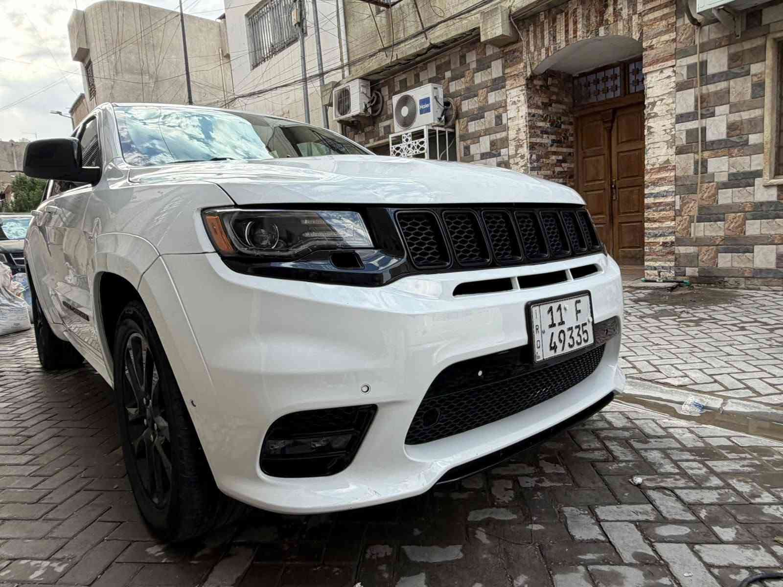 جيب بلاك توب • ٢٠١٨ • SRT