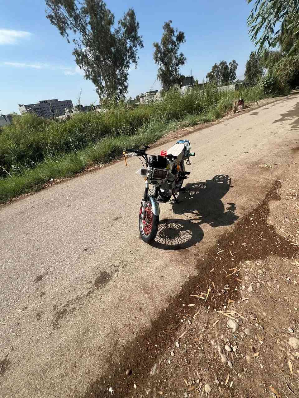 يا الله أسلام عليكم
تايكر موديل 25للببع 

دراجه خير من الله محرك أوراق كفاله 

بيه نواقص بصيطه مكاني الحديد 

اي ستفسار اتصل ***********او خاص 

ملاحضه شاشه طافيه
