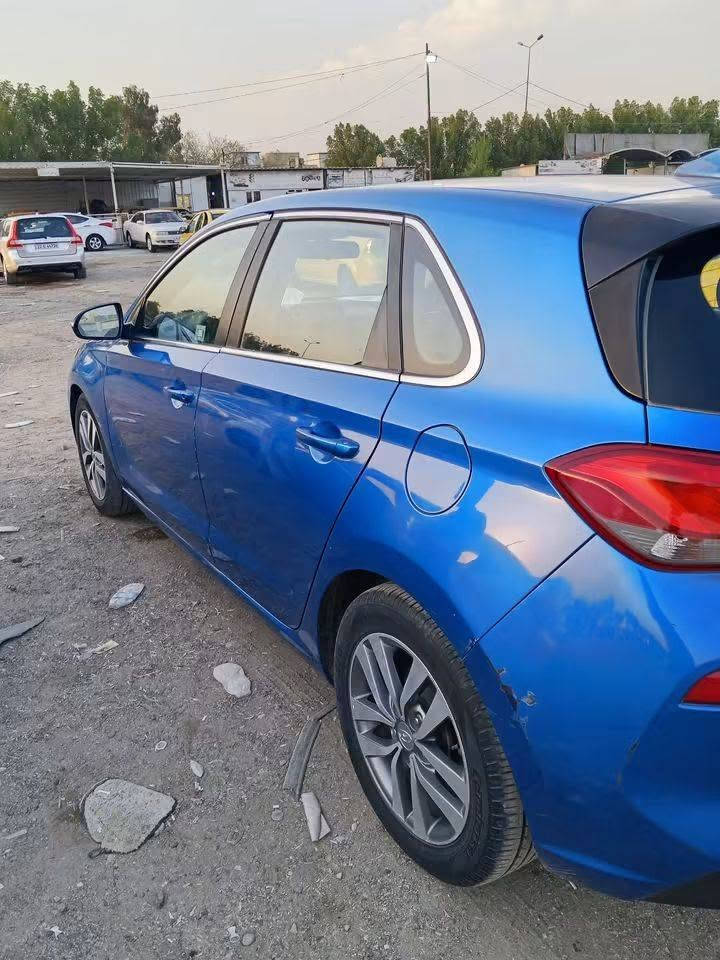 السلام عليكم النترا موديل ١٨ سياره خير من الله تبريد مكينه كير صدر تخم تاير كله مكفول اريد مراوس ب نيسان عاليه او ناصيه بس كون نضيفه ولفرق منختلف ***********
