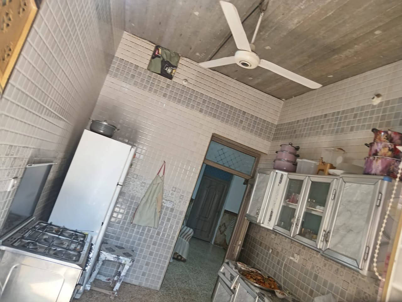 ياالله سلام عليكم ورحمة الله وبركاتة
🏠🏠بيت البيع فوال مابي ينقص بس  نقص الوجيه بس  لبخ   الفلوجه الجغيفي الثانيه يم سواق جنه 
بيت موجه المساحه150مكون من 3 غرف نوم 
مانور 2ع
حمام 2ع
صاله 2ع
ستقبال
مطبخ
كراج   
 يبعد عن لتبليط 50 متر 

 السعره 95وبي مجال  رقمي الهاتف  ‏‪***********‬‏
