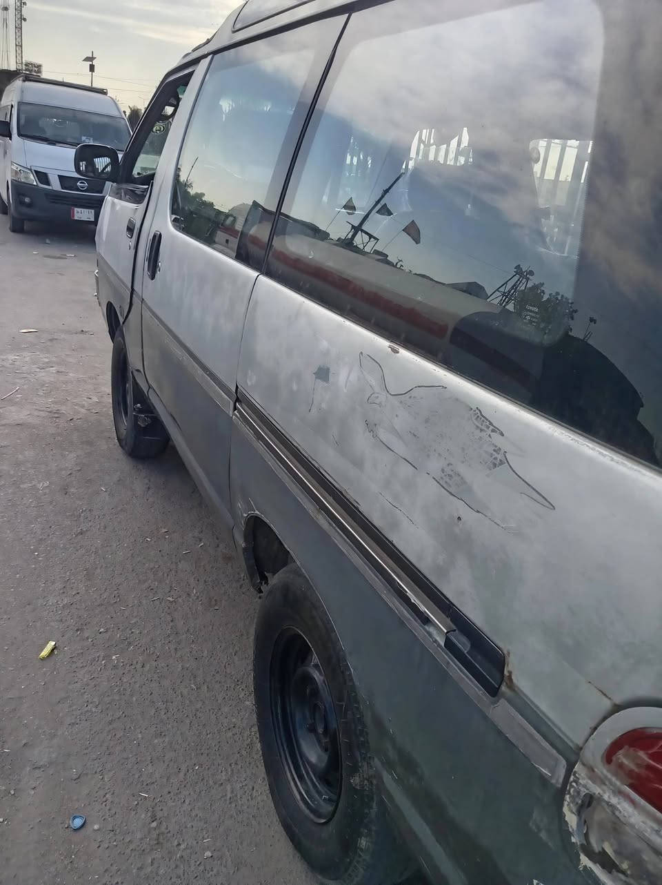 السلام عليكم سيارة تويوتا البيع موديل ٩٢ بسمي تخم تاير راديتر جديد بغداد حي اور سعر ٢٦ بيهه مال طيبين رقم الجوال ***********
