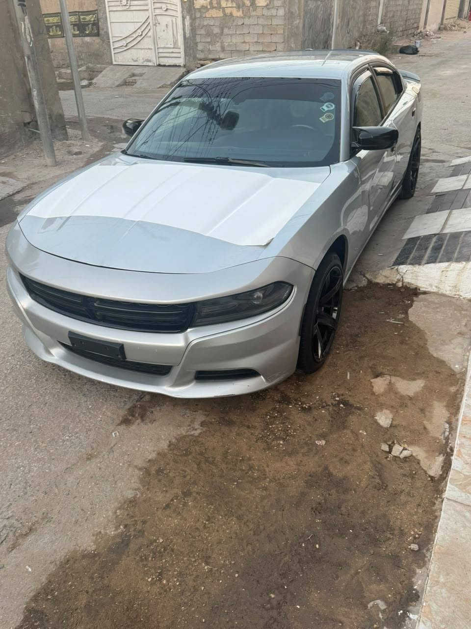 السلام عليكم للبيع🩶🧿
جارجر موديل 2020 اصل فئة sxt  وارد امريكي حادث 3 قطع  بيها  ماشية 89  الف  فول مواصفات عدة الفتحة  كشنات جلد تشغيل عن بعد  قطعتين  تبريد ويل كب نجمة حجم 20 محرك 6 سلندر 3600  رقمهة بغداد دولي الرقم الجديد تحويل مباشر  سعر السيارة 170 وبيها مجال للشراي مكان السيارة كربلاء ***********
***********
