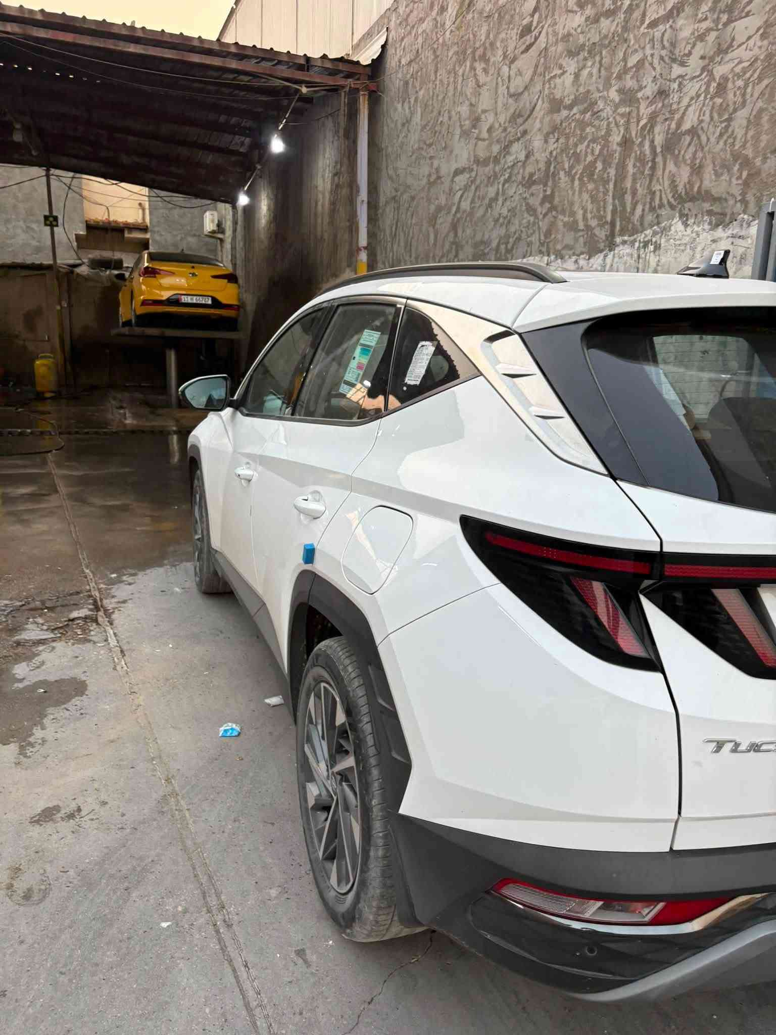 السلام عليكم
توسان خليجي 2024 
ماشية 33 الف كيلو 
سيارة نضيفة مكفولة
فووول مواصفات شاشة ايباد 3 انضمة سرعة 
داخل ابيض 
2 كراسي كهربائية 
سيارة بعدهي بل ضمان شركة 
رقم بغداد اسمي تحويل ثاني يوم 
مكاني بغداد زعفرانية 
الاستفسار على السعر 
***********
