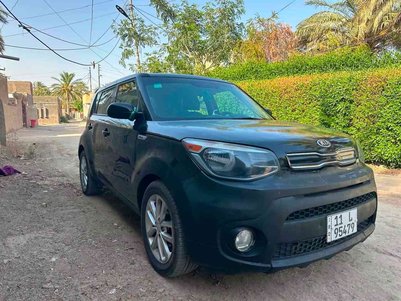 السلام عليكم للبيع صول
سول محرك 2000 
2018 وجه ال2019 
جاملغ خلفي وامامبي فقط بسيطات وليس ضربة قويه 
تبريد فول 
رقم بغداد هزه جديده سنويه جديده 
تخم تايرات خلفي امامي جديد
مكاني بابل ***********
السعر ١١٠ وبيهه مجال حك الجيه
