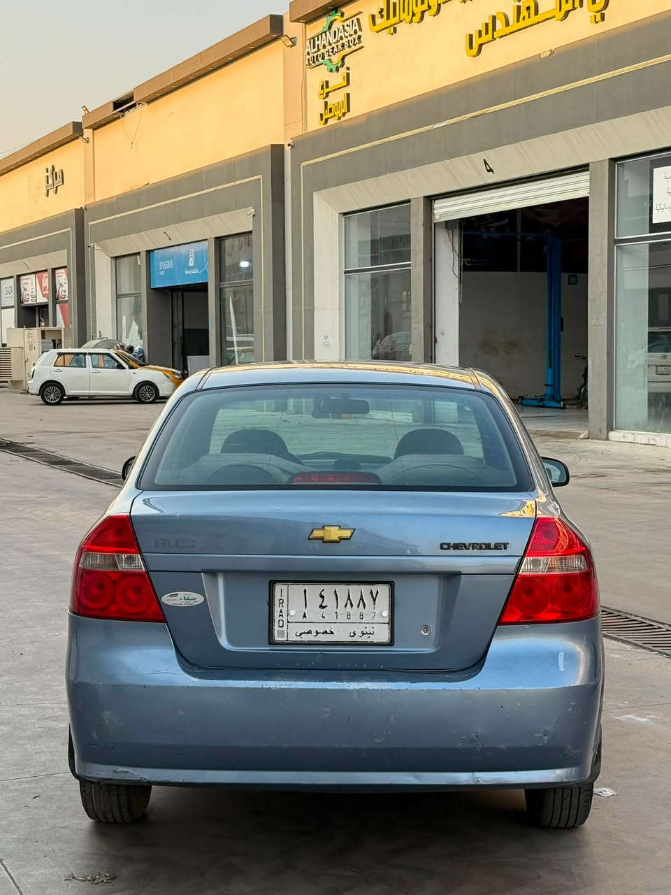سلام عليكم للبيع بسعر مناسب 57$ و بيها مجال
شوفرليت افيو موديل 2008 
شرط بدون قطرة صبغ شرط حت دعاميات بدون صبغ 
مكينا و كير شرط 
تبريد ثلج ❄️ 
طخم امامي + خلفي كلو جديد 🆕 
مكان سيارة موصل حي تأميم فرع المحطة مكتب الاسطورة ***********

