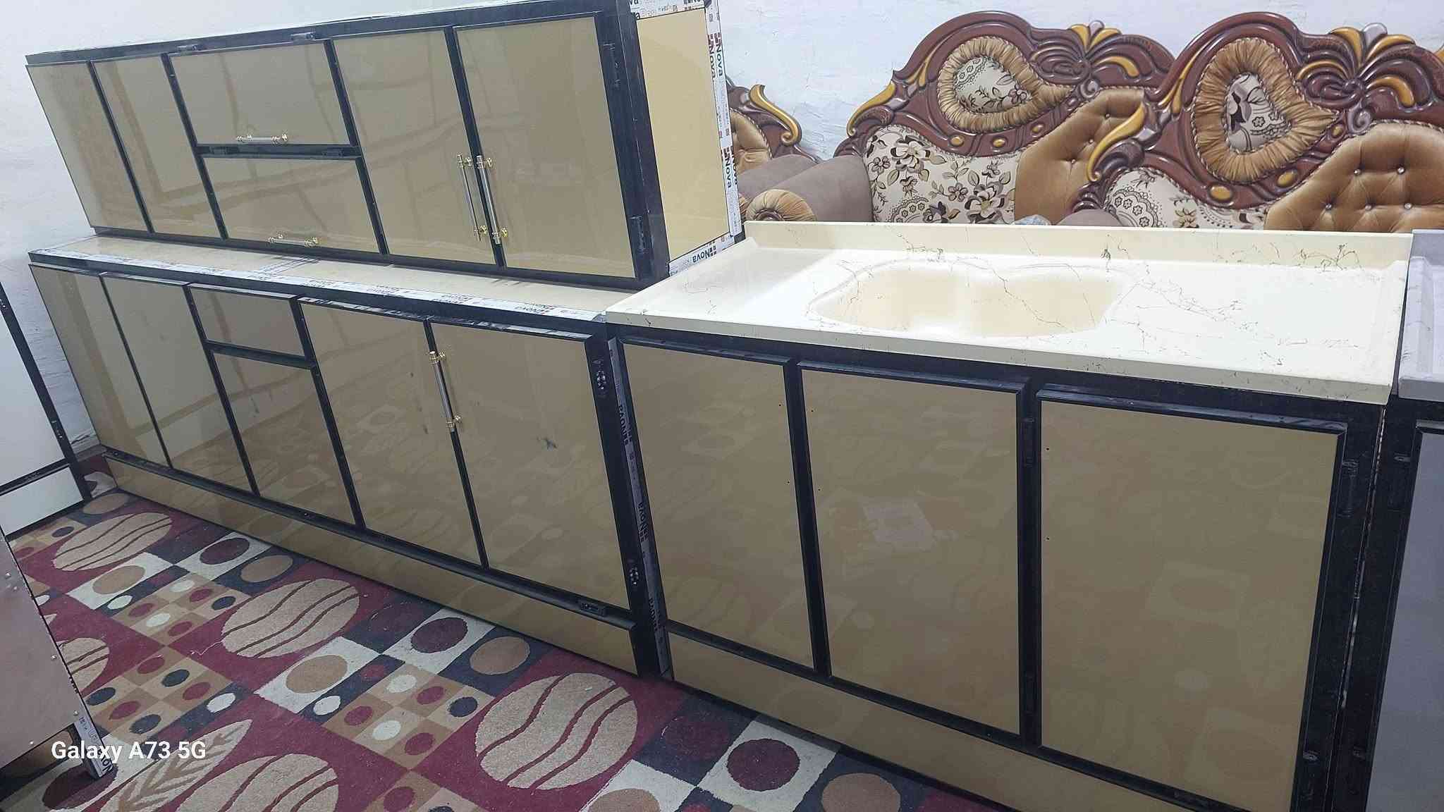سلام عليكم  متوفر كاونترات  شغل جديد درجى اولى. مبطن وجهين. بنل. خدمه توصيل داخل البصره ***********

نص مكتوب في الصور:
- Galaxy A73 5G