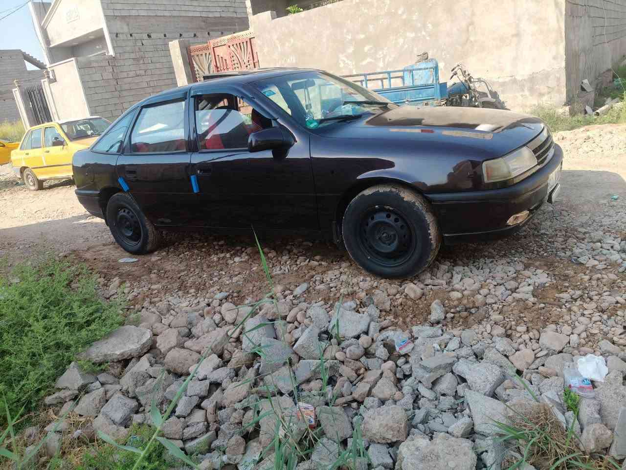للبيع او مراوس حسب لقناعه  
موديل 92
مكينه 1800
كير عادي
بغداد دولي بسمي 
حداديه جديد تخم. تاير 
غرفه شلع كله جديده 
صبغ لجماليه بدون ظرر
كير مكينه بشرط
كيجات كله شغاله 
ماصدات جدد
سعر 35 بيه مجال 
مكاني ديالى بعقوبه
***********
‏‪***********‬‏
