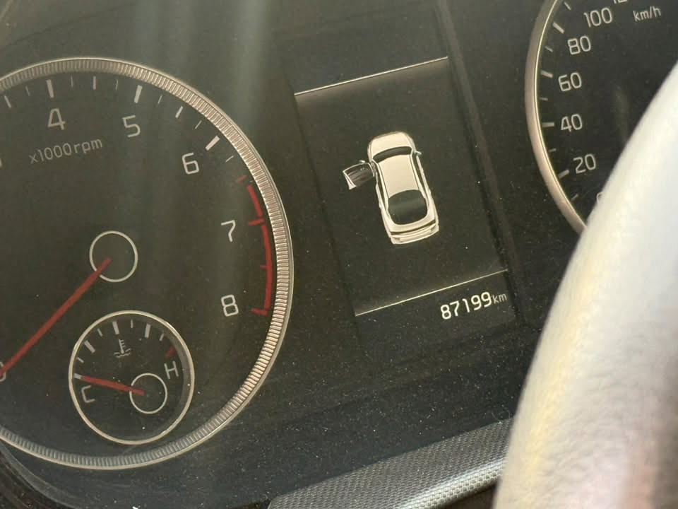 السلام عليكم k5 خليجي موديل ٢٠٢١ ماشية 87 الف كيلو السونار مرفق بصمة شاشة كرسي كهرباء تشغيل عن بعد مكينة 2000 دوش جاهزة سيارة مال بيت بيها بيها حادث بدون دواخل بدون ايرباك بدون اي شي رايدها 157 وبيها مجال بسيط للاستفسار الاتصال على الرقم *********** مكانها بغداد
