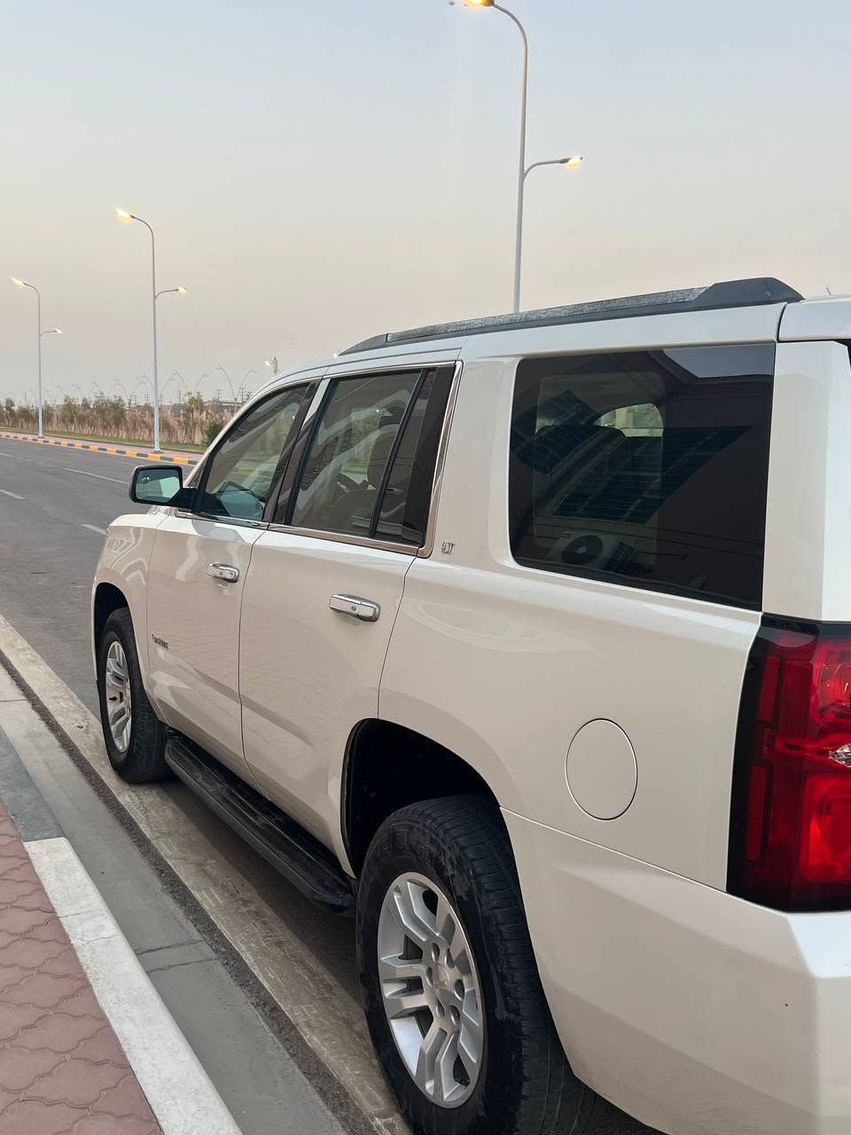 السلام عليكم ورحمة الله 🌹

🚙 تاهو موديل 2015 خليجي LT

✨ المواصفات:
• كشن هزاز
• رادار
• تنبيه خروج عن المسار
• فتحة
• شاشة كبيرة قاصة
• دشبول متصل
• ماشية 160 ألف
• لون صدفي مميز جدًا 🤍
• رقم بصرة

🔧 حالة السيارة:
• السيارة بيها أرباع جاملق، موضح أماكن التصليح بالصور
• جاملق أمامي مصلّح، موضح بالصور
• كير ومحرك كفالة عامة
• من فتح السيارة خير من الله
• بيها ملاحظات قليلة 
مراوس بسياره برادو او تاهو
💰 السعر: 275

📞 للاستفسار:
***********
