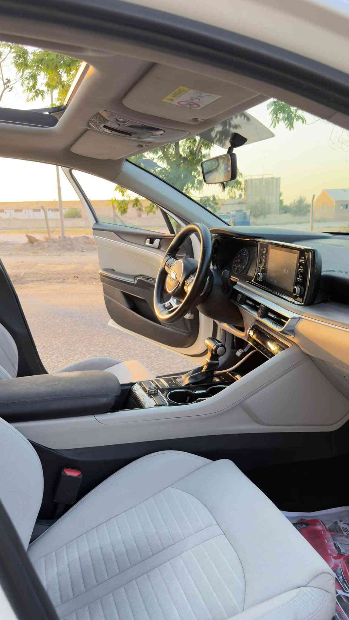 كيا K5 الشركه العراقيه الدوليه
🔹 الموديل: كيا K5 خليجي
🔹 المحرك: 2000– دوش المرغوب
🔹 الفئة: VIP فل أوبشن
🔹 الممشى: 108 ألف كم
🔹 اللون: حسب الصور

✨ أهم المواصفات:
• بانوراما
• بصمة وتشغيل ذكي
• شحن لاسلكي
• حساسات أمامية وخلفية
• تحكمات ستيرن
• مواصفات VIP كاملة
• مواصفات كثيرة إضافية

✅ استعمال نظيف جداً
✅ السيارة بحالة ممتازة
🎨 صبغ فقط ربع البنيد، والباقي كلير وكالة يعني بيع بنيد
📄 رقم بغداد – باسمي

📞 للتواصل: ***********
