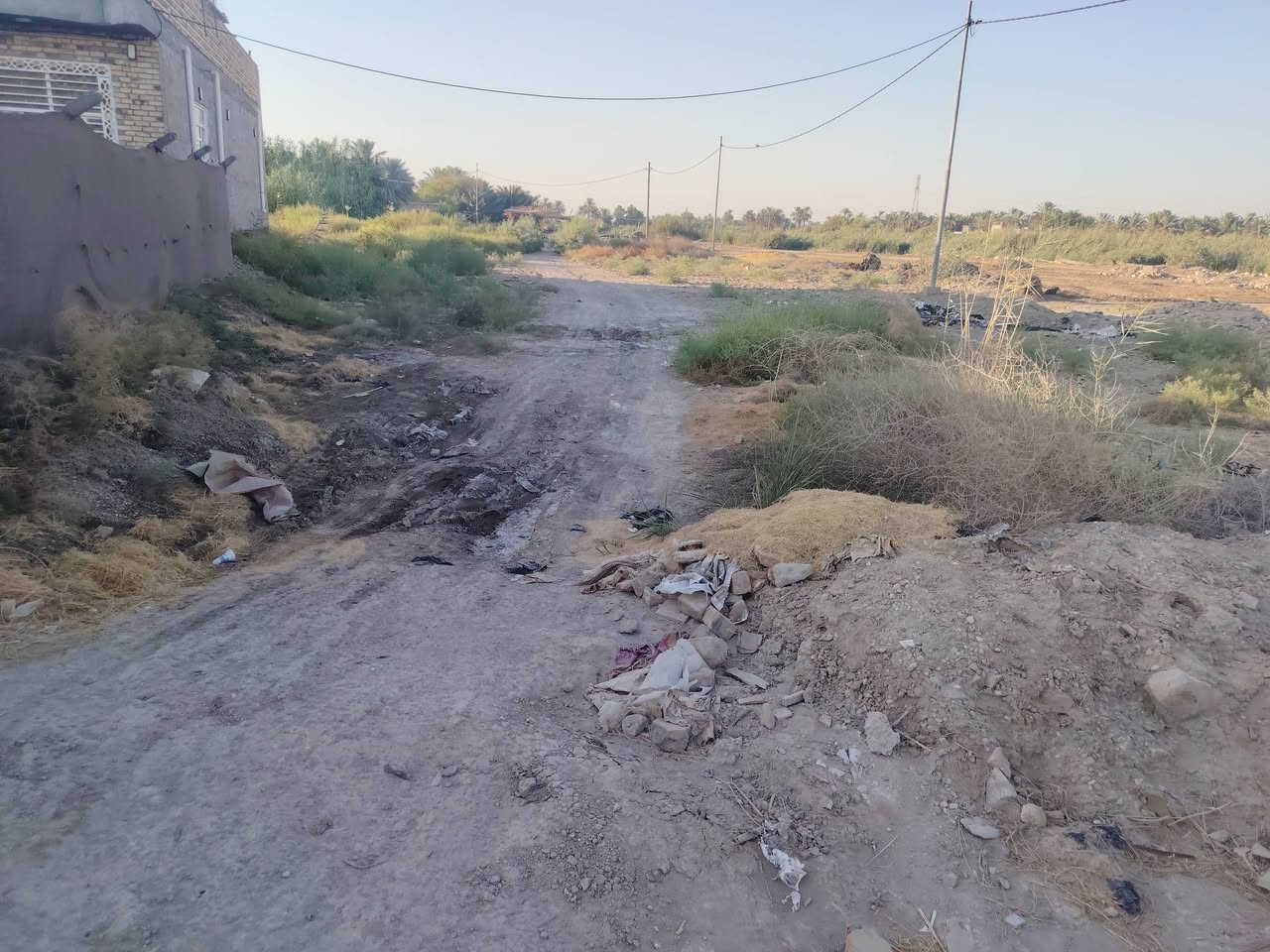 سلام عليكم عرصه للبيع المساحه 600متر عله طريق السنيه الدوانيه جهت الزوار تبعد عن شارع العام 300 متر  تبليط وجه عل تبليط 18 متر ونزال 33متر خدمات  كامله مولد شارع كهرباء يم عمود 706 للتواصل ***********
