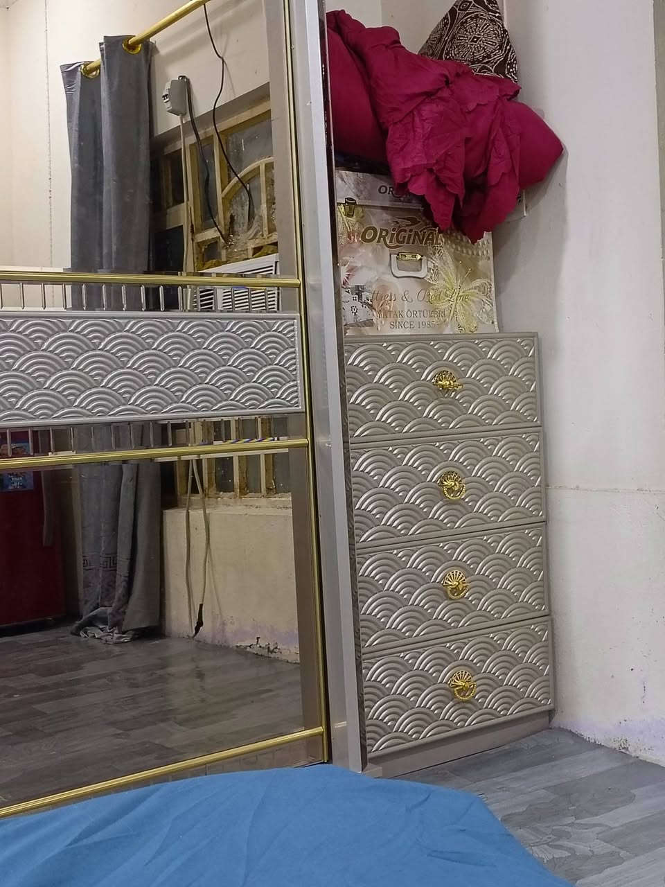 غرفة نوم 10 قطع
مابيه ضرر نضيفه 
السعر 750 وبيه مجال 
المكان ديوانيه دغاره 
***********
***********
