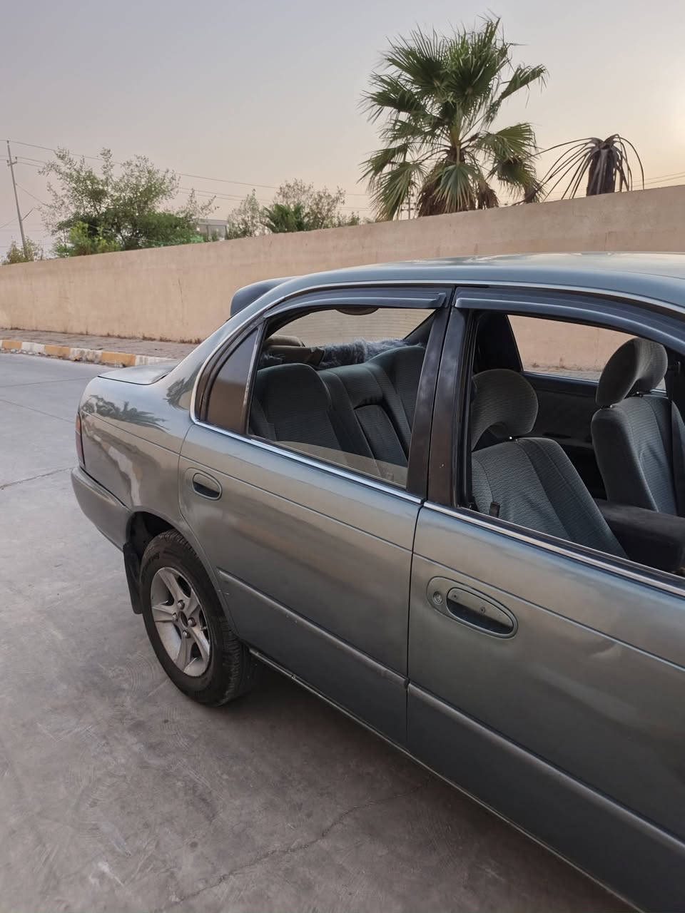 كورلار لبيع موديل 1993سياره نضيف اي نقص مابي سعر 50بي مجال عنوان ديالى رقم ***********
