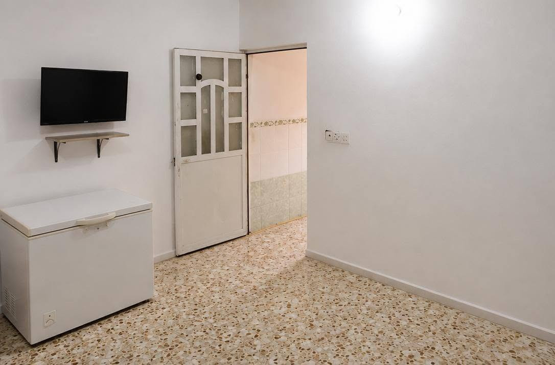 🏡 دار سكن للبيع أو مراوس (بيت زراعي) على طريق سنية السياحي – حسب القناعة.
📍 العنوان: حي الفرات، يبعد 90 متر عن الشارع العام.
📐 المساحة: 112 م².
📩 للاستفسار والتفاصيل، التواصل على الارقام: 
الرقم الاول:  ***********
الرقم التاني:  ***********

