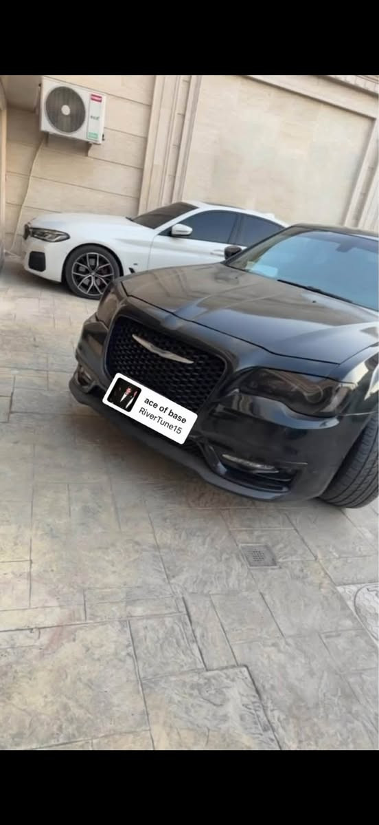 سلام عليكم
اوباما s300 

موديل 2019

ماشية 92,000 مايل حقيقي

رقم اربيل شبة مميز

مواصفات فول عدا الفتحة

تبريد وتسخين كلاصات ❄️🔥

كشنات كهرباء 

تخم تاير جديد 2026 

شاشة كبيرة تحكم كاربلاي معروف مواصفات اس

كشنات هيتر 🔥

تعتيم مراية وسطية

شفتات استيرن

انارة محيطية تحكم تطبيق موبايل اي لون يعجبك

تطعيمات كاربون فايبر بالداخل 

سيارة مصروف عليها من تسوقها راح تعرف فخامتها 

سيارة فول فول عدا الفتحة المرغوب يعني تنسى عطلات الفتحة ولاستيكات فتحة ومدري شنو راحة بالك💆🏻‍♂️

تحويل ثاني يوم سيارة ب اسمي 
حادث سيارة جاملغ وبنيد ب امريكا 🇺🇸

للتواصل واتس اب

***********
