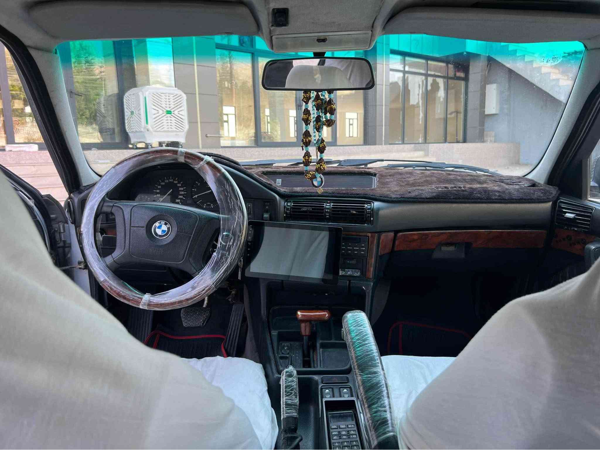 سه رەتا به ناوی خودا 
BMW1995
فول نمونە نمونە
مەکینە ٥٢٥ کەپس توماتیک  
ئارم پلاستیک هەولیر 
بە شەرتی ئەوەلیاتو موسو براوەو خرامە
پیشو پشتی کەپس 
سەیارەکە فول فولە
سلاید 
کوشن جلد و هیتەر 
حاسەو کامیرە 
جام کارەبا 
تەلەفونو کود 
تەبرید لەسەر سویچ
جەگو سپیری بیلادی 
سەیارەیەکی تا بلیی جوانو بی مەسروفە 
گیرو مەکینەو ئەکسل و تەقەو رەقە بەشەرتی ١٠ فیتەر 
بئ نوقسانیو بئ مەسروف کارەبایی بەشەرت ٢٥٠ مەسروفی نیە 
مشتەری لە خزمەتام 
سعر ٦٢ گەلاو مەجالیکی برایانە 
ژ.م *********** السليمانية, العراق
