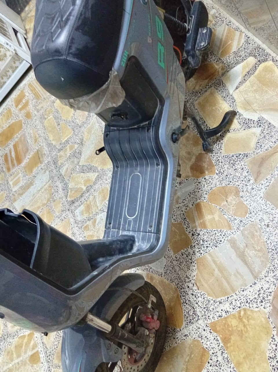 دراجة شحن R9 نظيفة بطاريات عطلانة
السعر ١٥٠
***********
