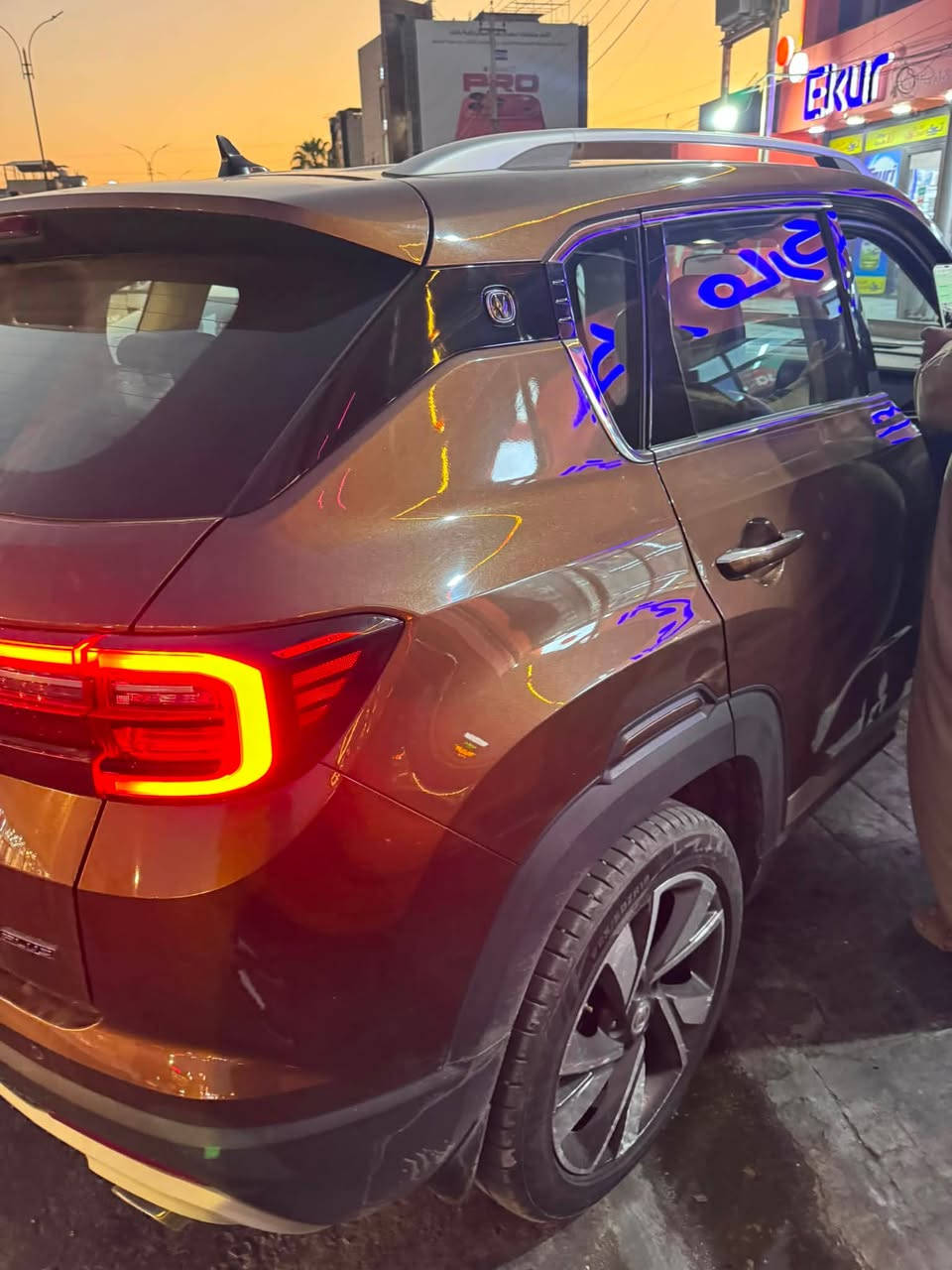 شانجان CS35 Plus Limited
•  سنة الصنع: 2023
•  الكيلومترات: 60,000 كم
•  نوع ناقل الحركة: أوتوماتيك
•  سعة المحرك: 1.4T
•  اللون الخارجي: بني
•  اللون الداخلي: أسود
•  المواصفات: صينية
السعر 25 مليون
وبيها مجال
مكاني بغداد السيديه
***********

***********
