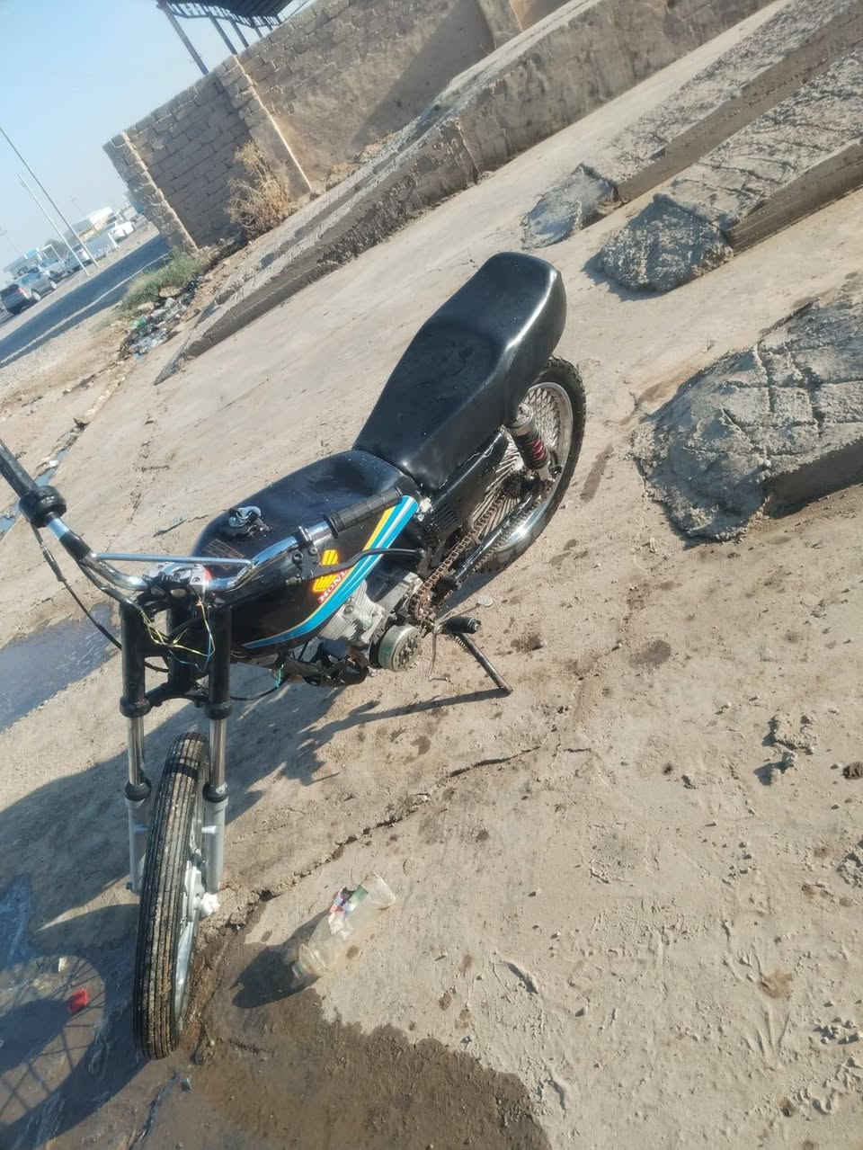 السلام عليكم بارت حربيه كهربائيات شغاله محرك نضيف عوزه فيلاس تايرات نضاف ونقصه قبق ماكنيت فقط مكانه بيجي سعر200 وبي مجال مكان بيجي ***********

