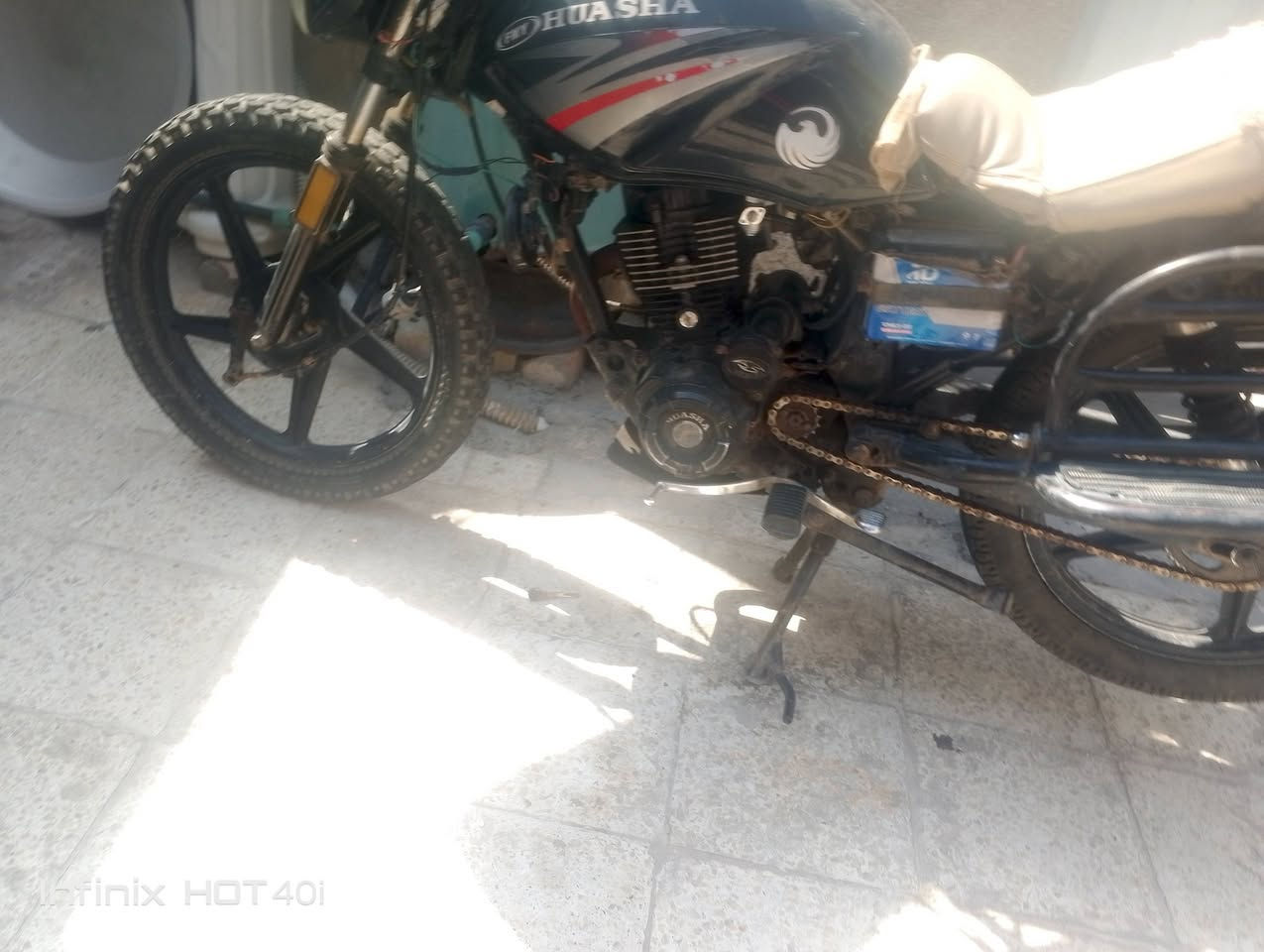 السلام عليكم  دراجه هويشه
5كير 
150cc
دراجه جانت متروكه رجعتها ابحالت وكاله 
عوزها كفرات وترتيبات شويه 
مكان الدراجه الصويره  
سعر 300وبيها مجال للشراي مو شراي لاتعبني وتعبك 
الرقم ***********غير متواجد على الانترنيت
