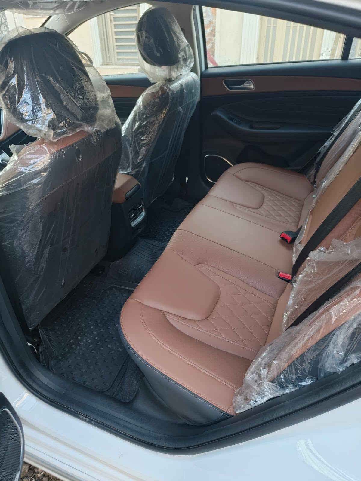 شيري اريزو ٦ برو لكجري موديل  2024 
🆕 زيرو / صفر كيلو عند الشراء
📍 الممشى الحالي: 2272 كم بعده زيرو
⚙️ جير: CVT
محرك 1500 تيربو
⛽ خزان الوقود: 48 لتر
📷 كاميرات 360 درجة
💡 فول مواصفات
بصمه 
دخول ذكي 
تشغيل عن بعد 
فتحه بالسقف
كشنات جلد 
كشن السايق تحكم كهرباء 
✨ إضاءة داخلية بالدشبول والأبواب
🚪 إشارة ترحيبية بالأبواب
حساسات خلفيه
مثبت سرعه
مصباح LED نهاري 
🛡️ ضمان 6 سنوات
وتبديل دهن وفلتر مجاني لمدة سنه

بيه طخه قليله بالجاملغ من جهة السايق مثل مموضح يمكم بالصوره 

السعر  21 مليون

التواصل ***********
