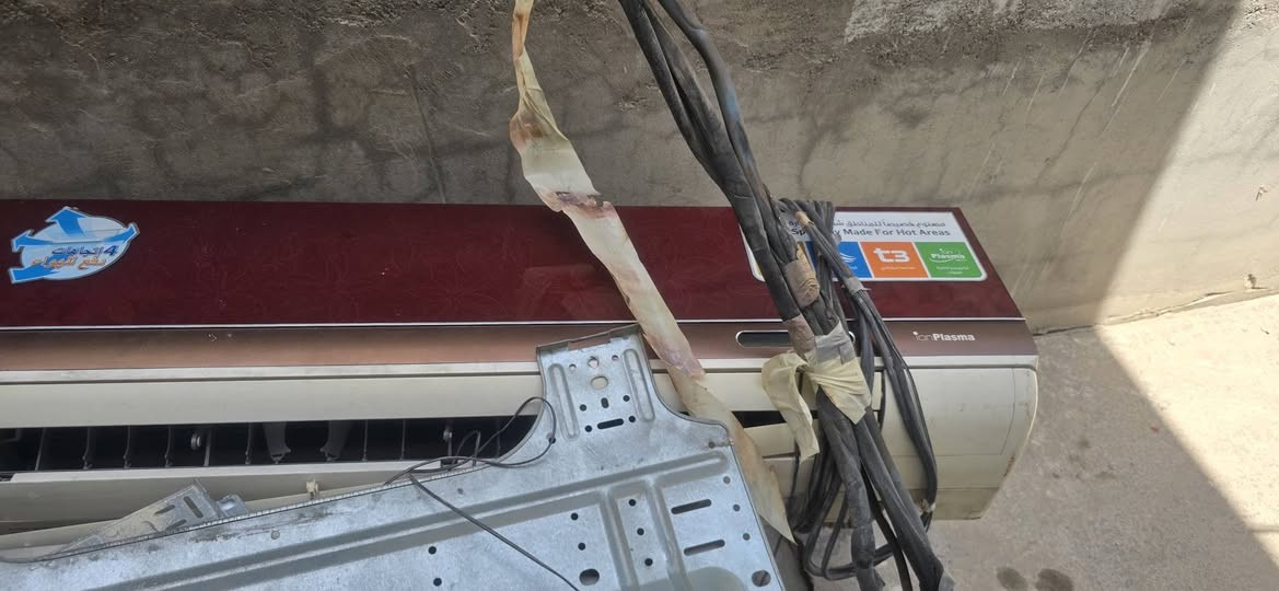 سلام عليكم سبالت عدد ٢ طنين الحافض كامل عوز بس غاز وسبلت ميدي طن واحد كامل غاز موجود السعر ثنينهن ٤٠٠ الف ***********
