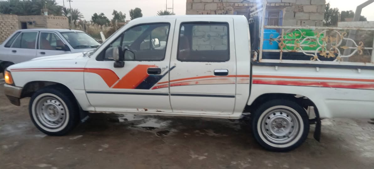السلام عليكم 
بيكم موديل 91
محرك استندر كروسيده
گير نظيف 
اكسن نظيف
ويل 15
شاصي مكفول
استيرن باور
دشبول احمر
رقم بغداد بأسمي 
السيارة مكفولة من العيب الشرعي 
السعر 50 وبيه مجال 
ديوانية  .البدير
***********
