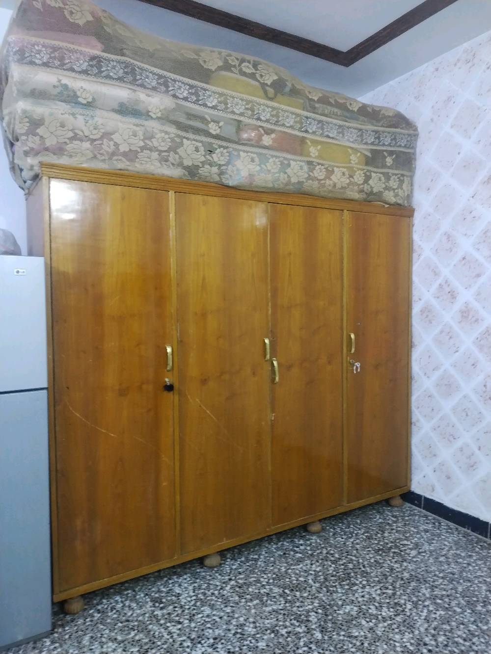 سلام عليكم كنتور صاج ثكيل تزكان مو سوكي  نضيف 
📍 بغداد📞 واتساب فقط: ***********