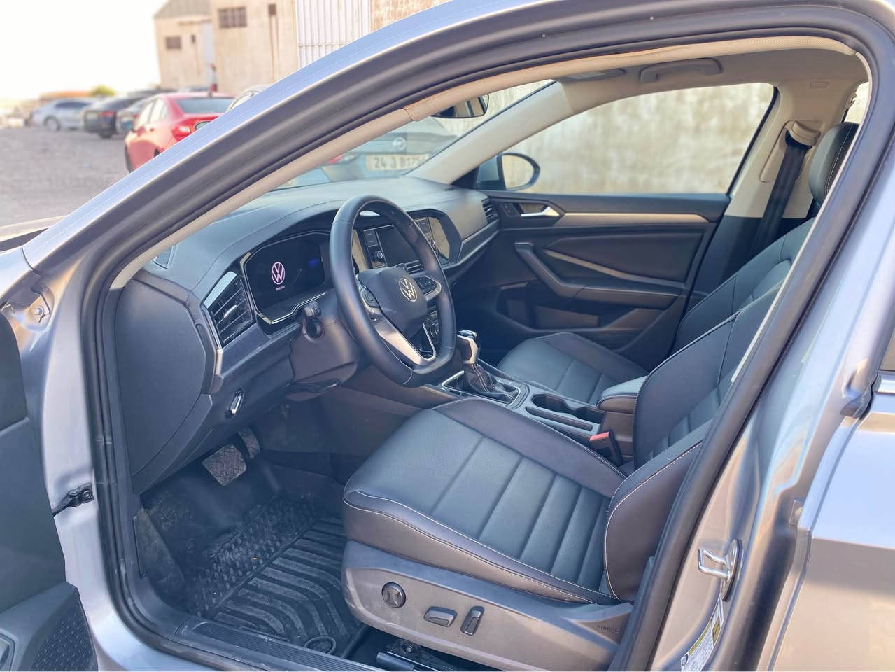 VOLKSWAGEN JETTA,2024
صبغ سياره نص باب صبغ. 
اربك سيستم. ماشي 36الف 
مصفات SEبس بدون سيلايت. 
سعر120ورقه. سيارة رقم كاتي.شرط ترقيم 
 رقم واتساب/*********** اكر, نينوى
