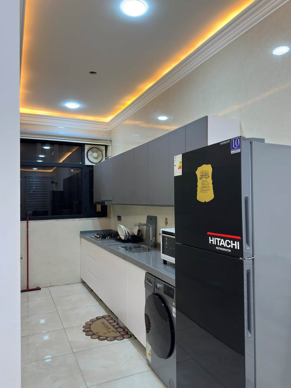 � شقق مؤثثة للإيجار – الكرادة 🏠

✅ غرفتان نوم
✅ صالة مريحة
✅ مطبخ متكامل
✅ حمام
✅ مؤثثة بالكامل وجاهزة للسكن
✅ مصعد حديث لخدمة السكان
✅ كراج خاص للسيارات
✅ مناسبة للعوائل والسكن الهادئ.

📞 للاستفسار والحجز:
***********
🏢 كما يمكنكم زيارة مكتبنا للاستفسار والحجز على العنوان التالي:

الكرادة داخل - مجاور دايموند مول / شارع علاء حداد.
