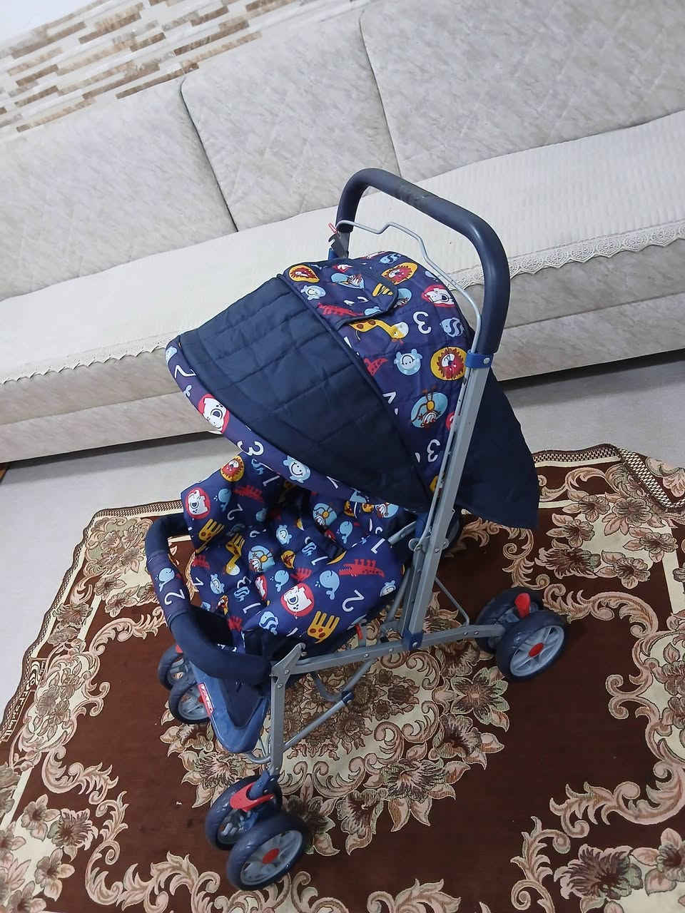 عربة أطفال • جديدة • قابلة للطي