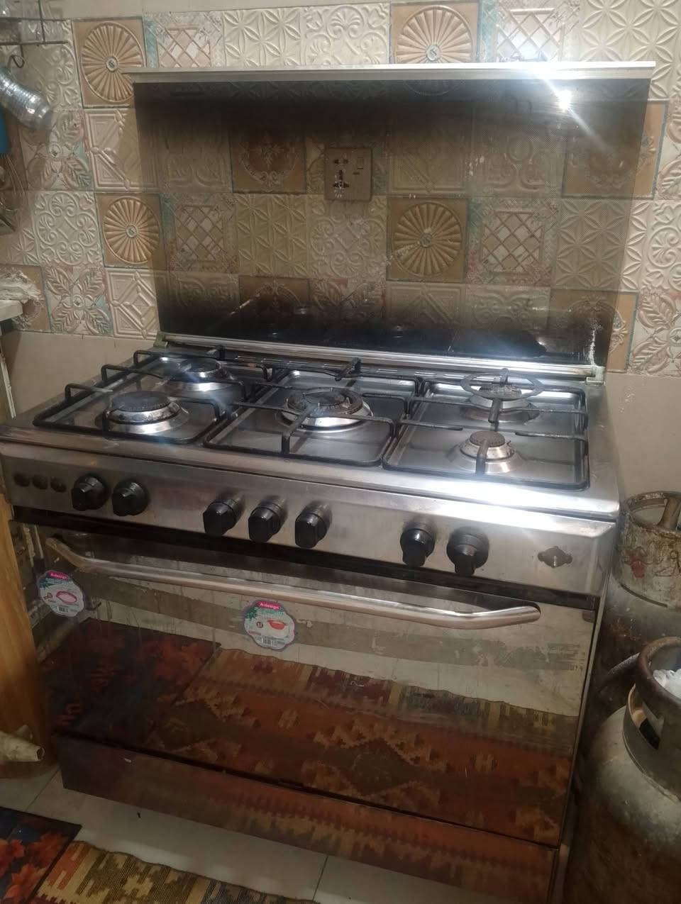 طباخ نضيف شغال 5مشاعل وفرن  للبيع مستعجله ع بيعه مكاني بغداد الأعظمية تواصل وتساب***********
