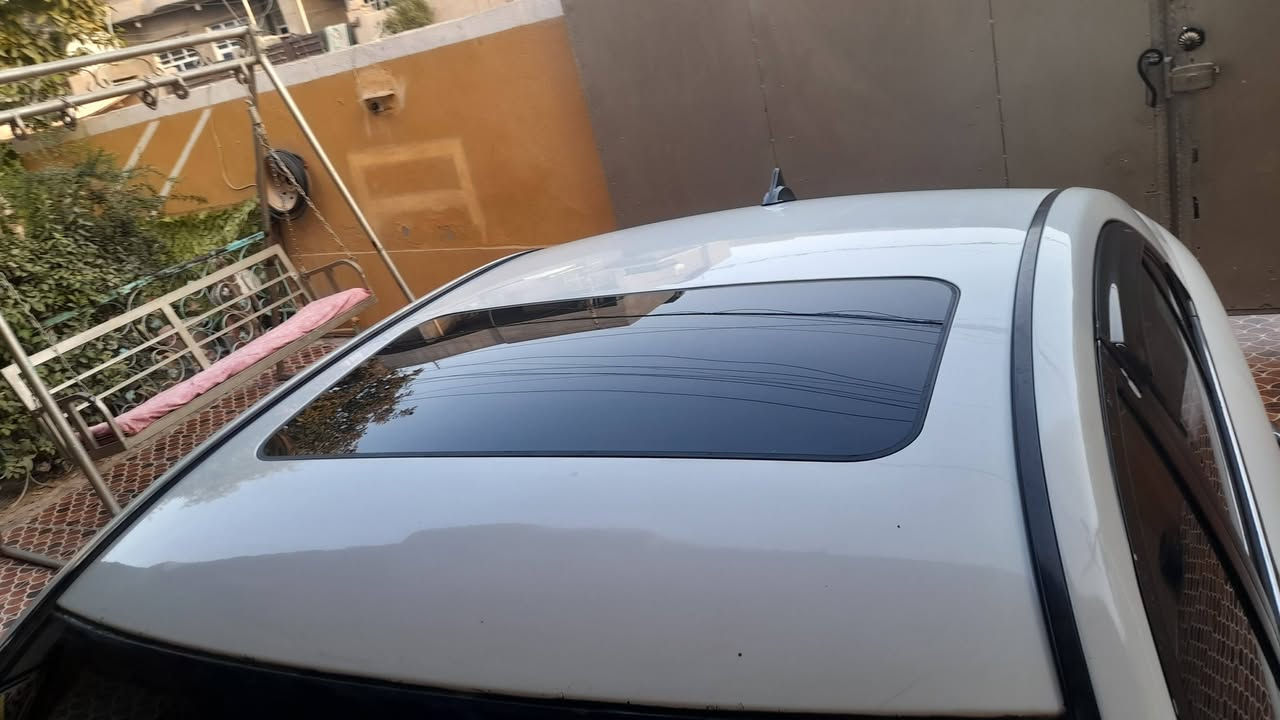 سلام عليكم سوناتا موديل ٦/سته سلندر للبيع فول مواصفات فتحه كشنات كهرباء تحكم ستيرن تخم تاير جديد صدر امامي وخلفي جديد كير ومحرك مكفولات منضومه تبريد🥶 جديدة منضومه زنون سنتر لوك ابواب بنرامه السياره جاهزه من كلشي مصبوغه احزام بدون دواخل رقم بغداد السعر ٨٤ المكان بغداد ابو غريب رقم الهاتف ***********/***********
