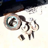 للبيع • قطع غيار سيارات