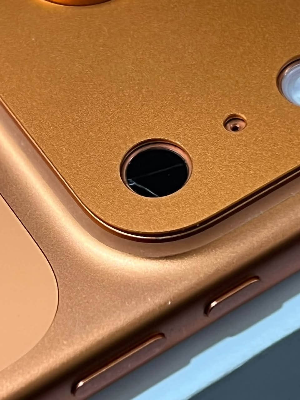 السلام عليكم ايوفون 17pro max ذاكره ٢٥٦ بطاريه ٩٨ الجهاز نضافته ١٠٠٪؜ فطر بل حساس فقط اي تاثير بل مبايل مابيهه انطي بي ضمان يوم كامل اذا الفطر هذا ياثر علا اي شي بل حساس مال الكاميرا الفطر اصلن مامبين اله تركز بي 
سعر الجهاز 1575الف وبي مجال الشراي يتصل علا الرقم واتساب فقط  مكاني بغداد الدوره حي دجله 
***********

نص مكتوب في الصور:
- حول iPhone الاسم 26.7 إصدار iOS iPhone 17 Pro Max اسم الطراز MFIN4ZA/A رقم الطراز CKX4H7QY45 الرقم التسلسلي الضمان المحدود تاريخ انتهاء الصلاحية ٢٠٢٦/١٢/١٨ الأغاني الفيديوهات ٦٥٣ الصور ٢٤٦ التطبيقات ١٧ السعة ٢٥٦ غ.ب. متوفرة ٢١٩,٦٦ غ.ب. عنوان Wi-Fi BC:9F:58:8D:8C:F4